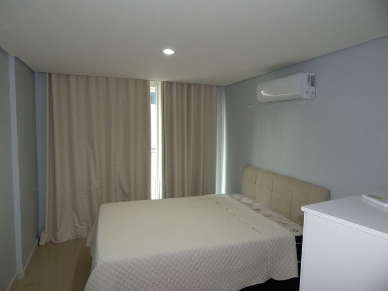 Lindo Apartamento 3 quartos em prédio frente p/Mar - CF33