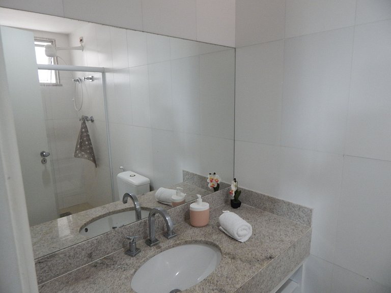 Lindo Apartamento 3 quartos em prédio frente p/Mar - CF33