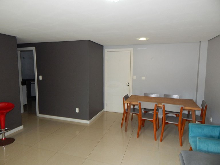 Lindo Apartamento 3 quartos em prédio frente p/Mar - CF33