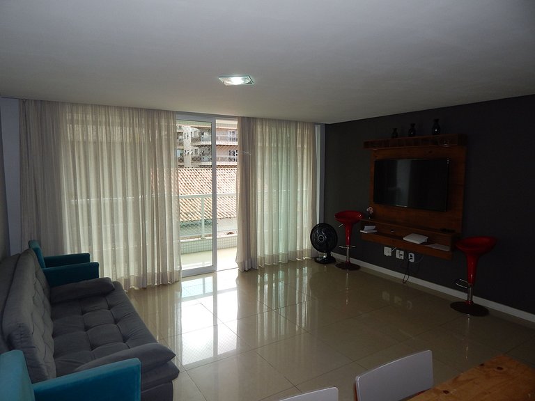 Lindo Apartamento 3 quartos em prédio frente p/Mar - CF33