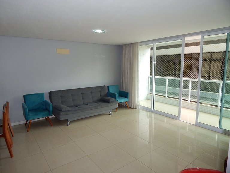 Lindo Apartamento 3 quartos em prédio frente p/Mar - CF33