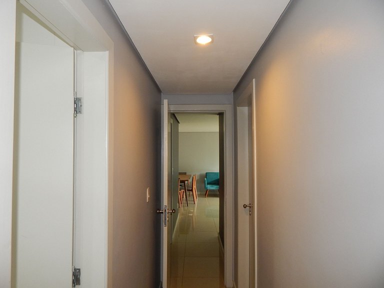 Lindo Apartamento 3 quartos em prédio frente p/Mar - CF33