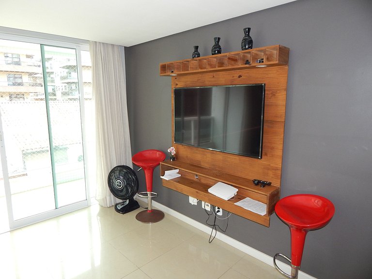 Lindo Apartamento 3 quartos em prédio frente p/Mar - CF33