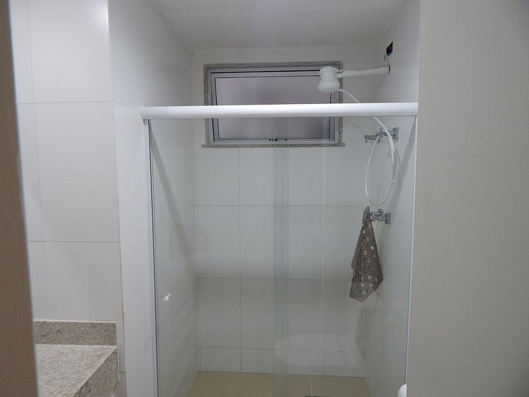 Lindo Apartamento 3 quartos em prédio frente p/Mar - CF33