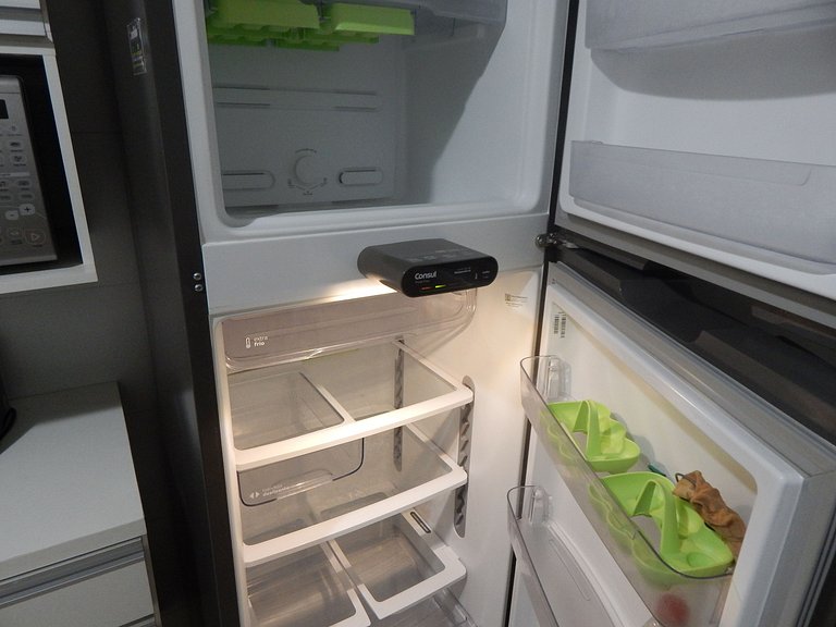 Lindo Apartamento 3 quartos em prédio frente p/Mar - CF33