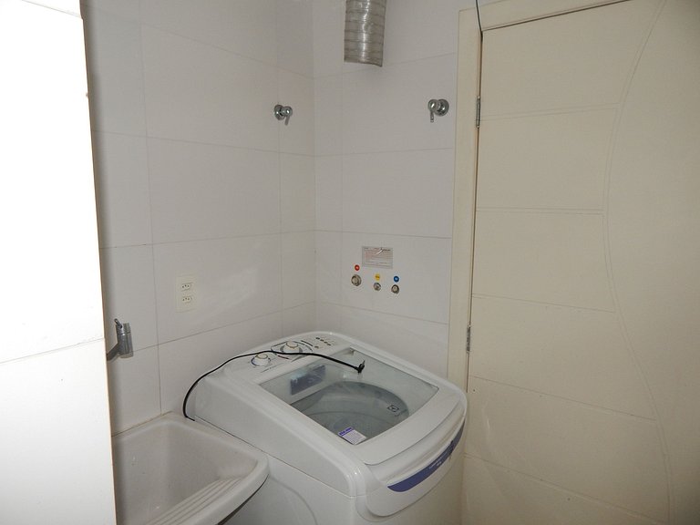 Lindo Apartamento 3 quartos em prédio frente p/Mar - CF33