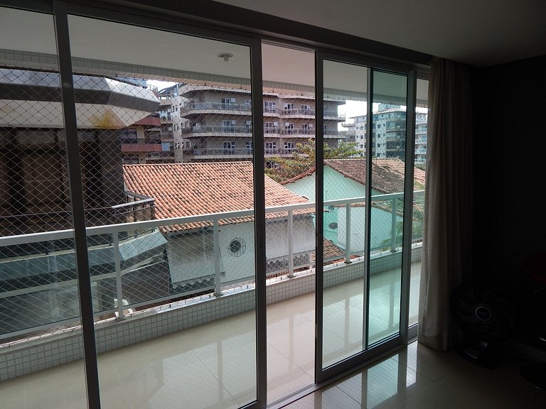Lindo Apartamento 3 quartos em prédio frente p/Mar - CF33