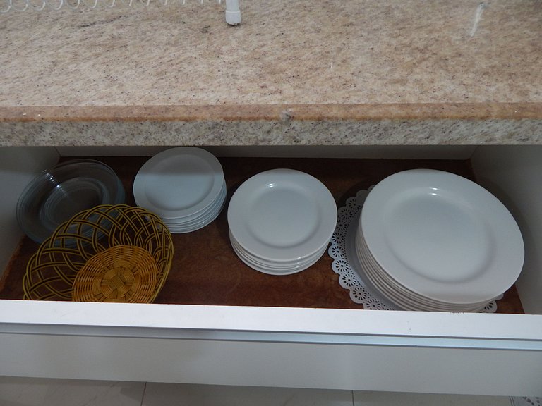 Apartamento Alto Luxo com 4 quartos em prédio de frente p/Ma