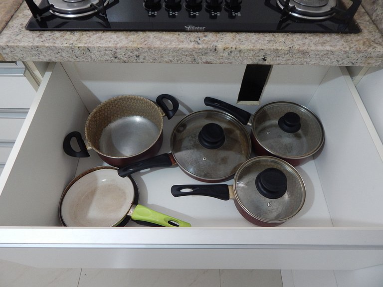 Apartamento Alto Luxo com 4 quartos em prédio de frente p/Ma
