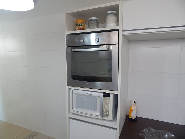 Apartamento Alto Luxo com 4 quartos em prédio de frente p/Ma