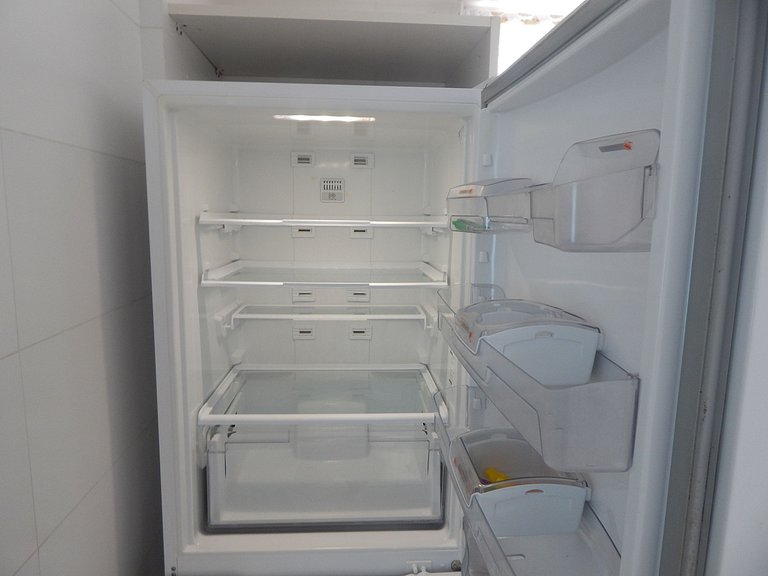 Apartamento Alto Luxo com 4 quartos em prédio de frente p/Ma