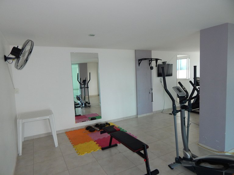 Lindo Apartamento 3 quartos em prédio frente p/Mar - CF33