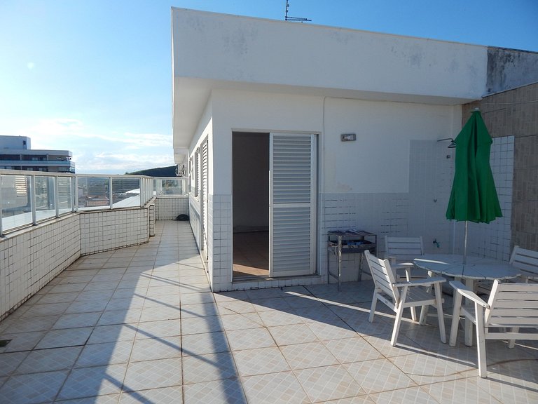 5 min a pé da Praia do Forte - Cobertura Duplex com Terraço