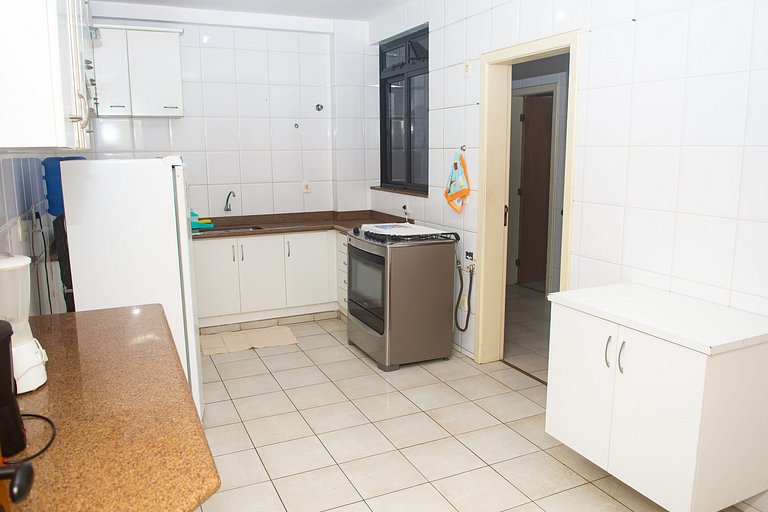 Confortável e bem localizado 3 Quartos na Praia do Forte - C