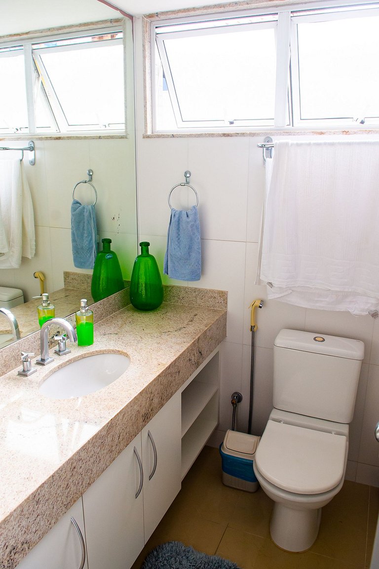 Apartamento Alto Luxo com 4 quartos em prédio de frente p/Ma