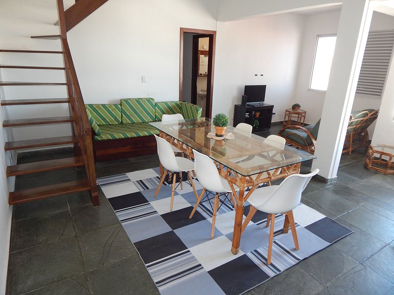 5 min a pé da Praia do Forte - Cobertura Duplex com Terraço