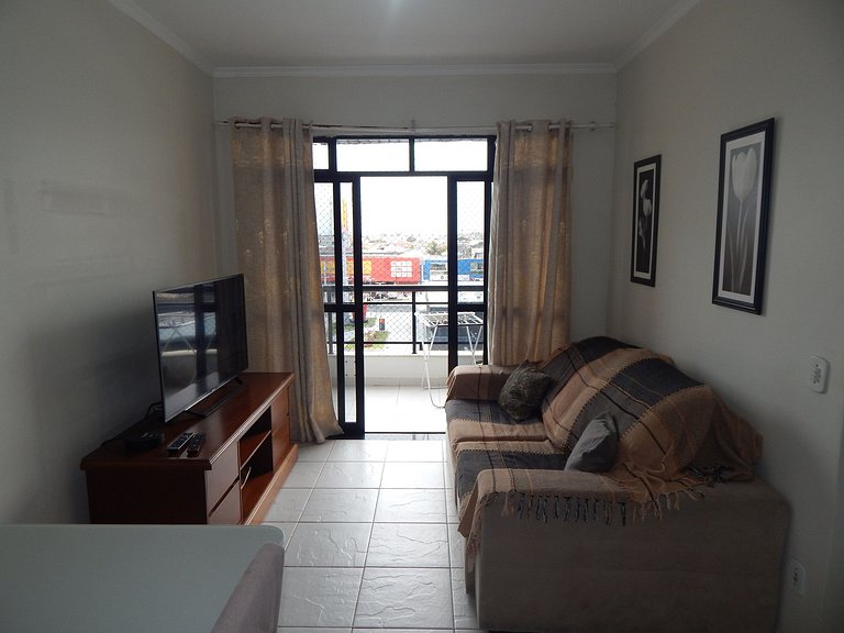 Apartamento de 2 quartos com varanda e ar - CF57