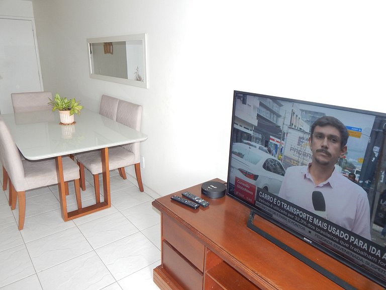 Apartamento de 2 quartos com varanda e ar - CF57