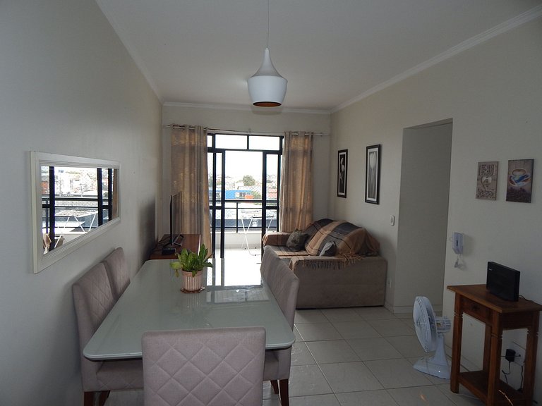 Apartamento de 2 quartos com varanda e ar - CF57