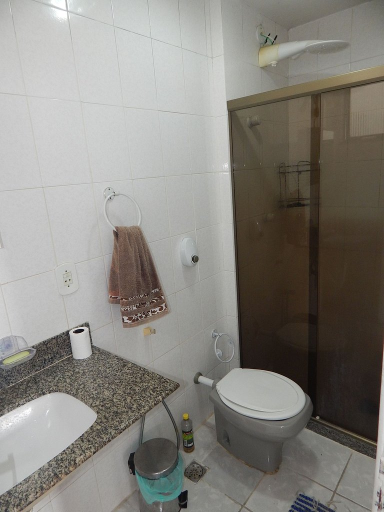 Apartamento de 2 quartos com varanda e ar - CF57