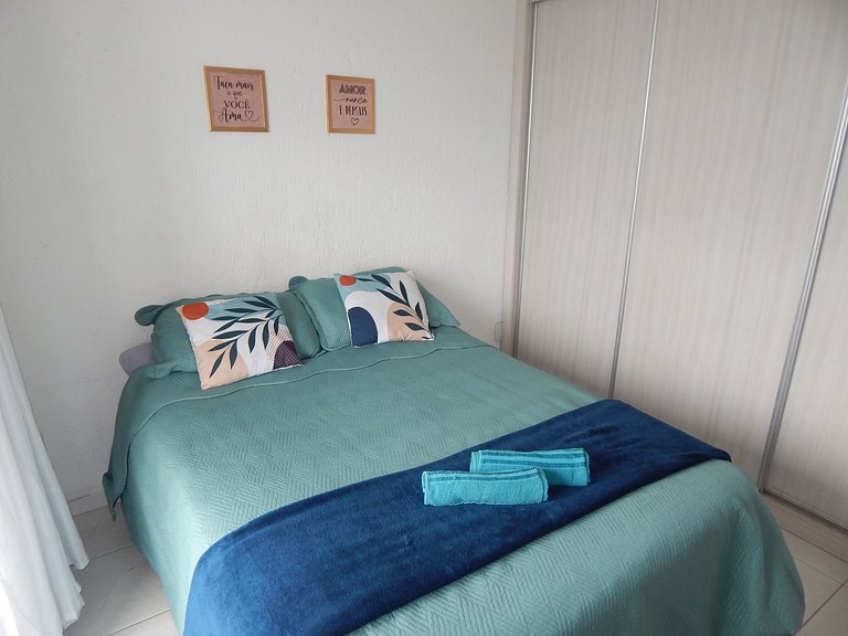 Apartamento de 2 quartos com varanda e ar - CF57