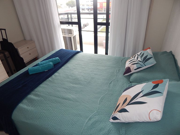 Apartamento de 2 quartos com varanda e ar - CF57