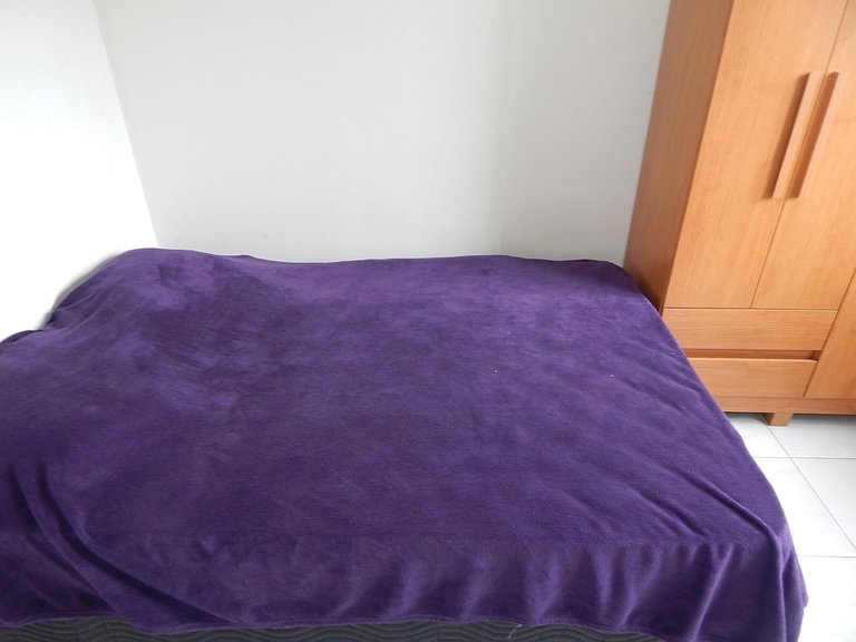 Apartamento de 2 quartos com varanda e ar - CF57
