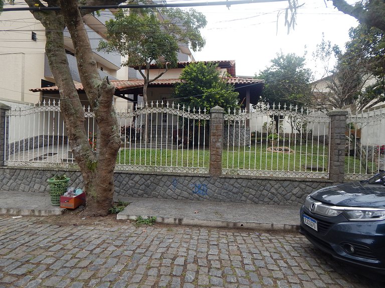 Casarão a 3 minutos a pé da Praia do Forte