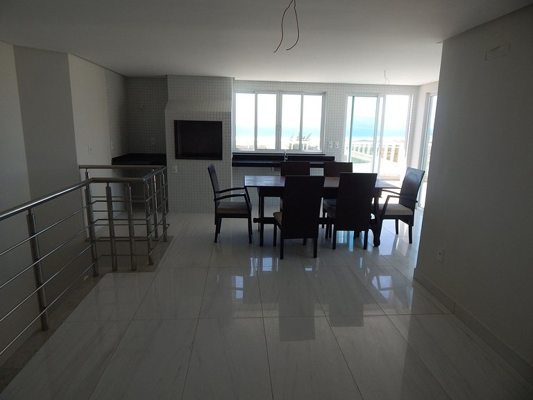 Cobertura Cinematográfica com Piscina vista mar